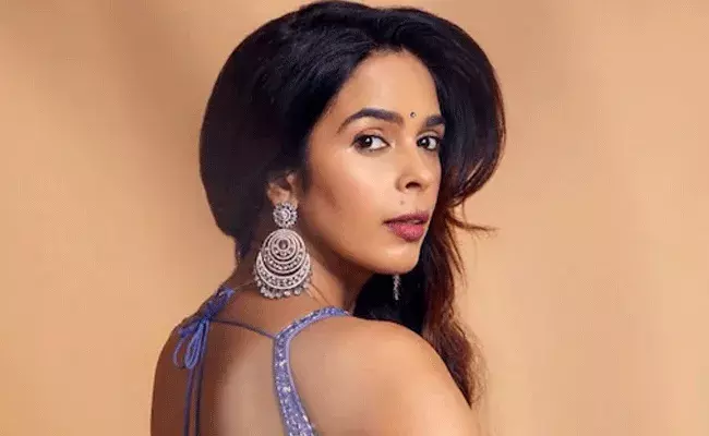 Mallika Sherawat: కమిట్మెంట్స్ ఇవ్వనందుకే నాతో స్టార్ హీరోలు నటించలేదు Mallika Sherawat: కమిట్మెంట్స్ ఇవ్వనందుకే నాతో స్టార్ హీరోలు నటించలేదు
