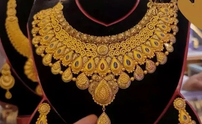 Gold and Silver Rates Today : భారీగా పెరిగిన బంగారం వెండి ధరలు.. Gold and Silver Rates Today : భారీగా పెరిగిన బంగారం వెండి ధరలు..