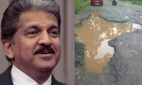 Anand Mahindra: రోడ్ రిపేర్‌కి ఆనంద్ మహీంద్రా సొల్యూషన్.. నెటిజెన్స్ కామెంట్స్