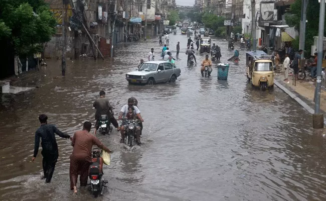 Pakistan: పాకిస్థాన్లో భీకర వరదలు.. దాదాపు 500 మందికి పైగా మృతి.. Pakistan: పాకిస్థాన్లో భీకర వరదలు.. దాదాపు 500 మందికి పైగా మృతి..