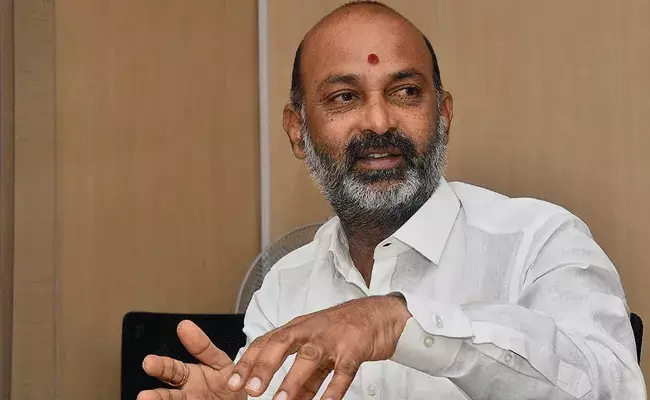 Bandi Sanjay : ఎంతమంది టీఆర్ఎస్ ఎమ్మెల్యేలు రాజీనామాకు సిద్ధమో చెప్పిన బండి సంజయ్..