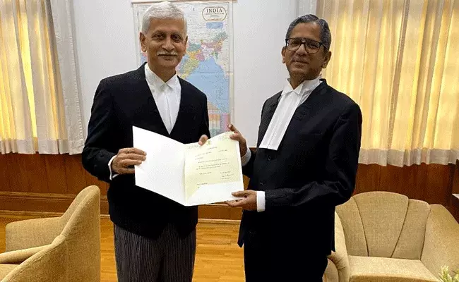 Supreme Court : ఆయన పేరునే సిఫారసు చేసిన సీజేఐ ఎన్.వి. రమణ.. Supreme Court : ఆయన పేరునే సిఫారసు చేసిన సీజేఐ ఎన్.వి. రమణ..