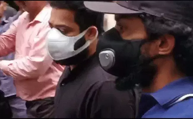 NTR: ఉమామహేశ్వరి కుటుంబానికి జూనియర్ ఎన్టీఆర్ పరామర్శ.. NTR: ఉమామహేశ్వరి కుటుంబానికి జూనియర్ ఎన్టీఆర్ పరామర్శ..