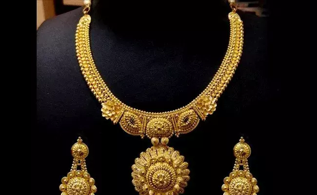 Gold And Silver Rates Today : స్వల్పంగా పెరిగిన బంగారం వెండి ధరలు.. Gold And Silver Rates Today : స్వల్పంగా పెరిగిన బంగారం వెండి ధరలు..