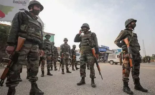 Jammu Kashmir Terror Attack : రెచ్చిపోతున్న ఉగ్రవాదులు.. సామాన్యుల పైనా అటాక్.. Jammu Kashmir Terror Attack : రెచ్చిపోతున్న ఉగ్రవాదులు.. సామాన్యుల పైనా అటాక్..