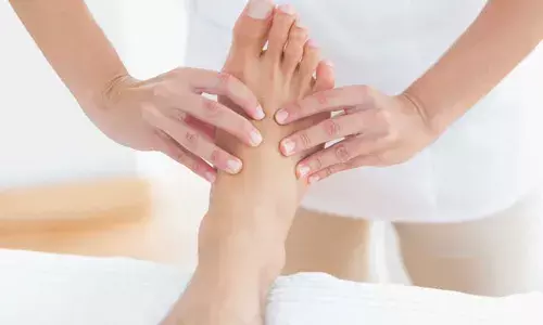 Diabetic Foot Symptoms: చక్కెర వ్యాధి గ్రస్తులకు పాదాల సమస్యలు.. నివారణ మార్గాలు.. Diabetic Foot Symptoms: చక్కెర వ్యాధి గ్రస్తులకు పాదాల సమస్యలు.. నివారణ మార్గాలు..