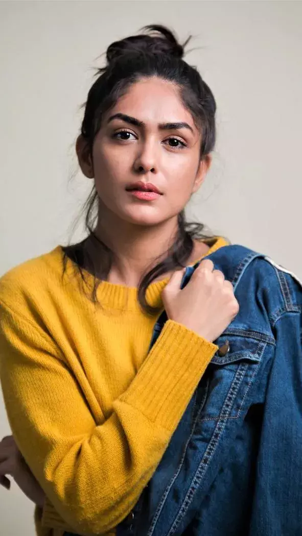 Mrunal Thakur: ‘బాహుబలి’లో శివగామిగా మృణాల్.. మరి ఏం జరిగింది..?