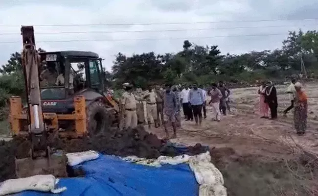 Guntur: రెవెన్యూ అధికారుల నిర్లక్ష్యం.. రైతు ఆత్మహత్య..