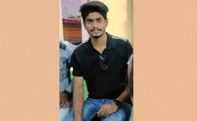 Nalgonda: యువతిపై బ్లేడుతో దాడి చేసిన ప్రేమోన్మాది.. ప్రేమించడం లేదని.. Nalgonda: యువతిపై బ్లేడుతో దాడి చేసిన ప్రేమోన్మాది.. ప్రేమించడం లేదని..