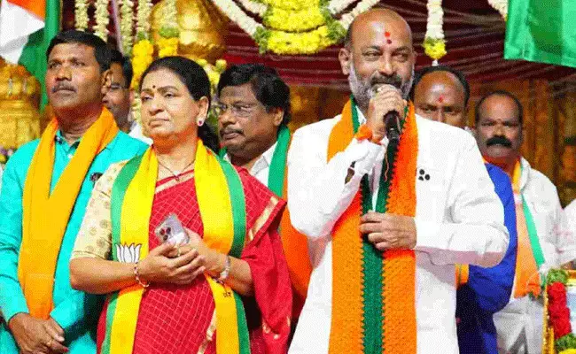 Bandi Sanjay: కేసీఆర్ది దొంగ ప్రభుత్వం: బండి సంజయ్ Bandi Sanjay: కేసీఆర్ది దొంగ ప్రభుత్వం: బండి సంజయ్