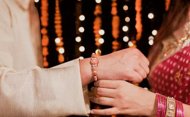 Rakshabandhan: చెల్లెలు కావలెను.. డేటింగ్ యాప్లో యువకుడి విజ్ఞప్తి.. Rakshabandhan: చెల్లెలు కావలెను.. డేటింగ్ యాప్లో యువకుడి విజ్ఞప్తి..