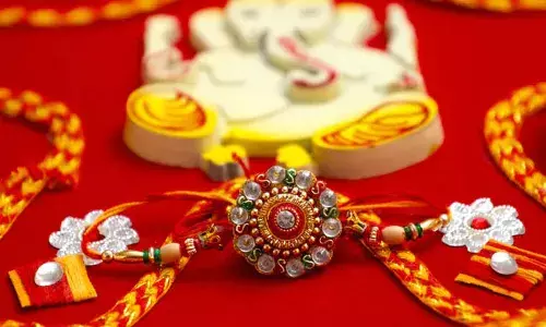 Raksha Bandhan 2022: రాఖీ పండుగను ఎప్పుడు జరుపుకోవాలి? సోదరుడికి రాఖీ ఎప్పుడు కట్టాలి.. Raksha Bandhan 2022: రాఖీ పండుగను ఎప్పుడు జరుపుకోవాలి? సోదరుడికి రాఖీ ఎప్పుడు కట్టాలి..