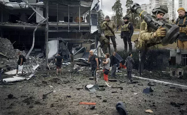 Russia Ukraine War : రష్యా దాడిలో మరో 13 మంది ఉక్రెయిణిలు మృతి..