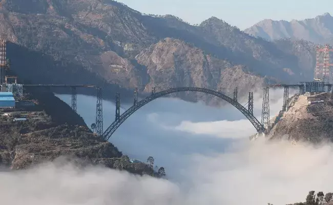 Chenab Railway Bridge : జమ్ము కశ్మీర్‌లో ప్రపంచంలోనే ఎత్తైన రైల్వే బ్రిడ్జ్.. ఈ రోజే ప్రారంభం..