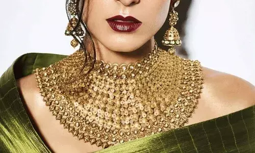Gold and Silver Rates Today: స్వల్పంగా తగ్గిన బంగారం వెండి ధరలు..