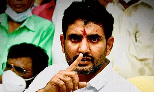 Lokesh : వచ్చేవారం పెద్ద కుంభకోణాన్ని బయటపెడతా : నారా లోకేశ్ Lokesh : వచ్చేవారం పెద్ద కుంభకోణాన్ని బయటపెడతా : నారా లోకేశ్
