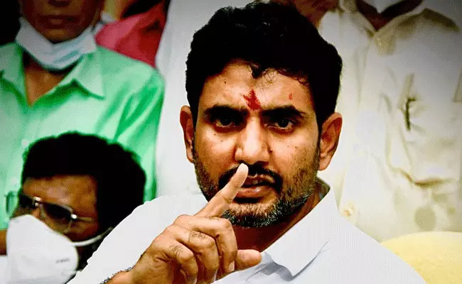 Lokesh : వచ్చేవారం పెద్ద కుంభకోణాన్ని బయటపెడతా : నారా లోకేశ్ Lokesh : వచ్చేవారం పెద్ద కుంభకోణాన్ని బయటపెడతా : నారా లోకేశ్