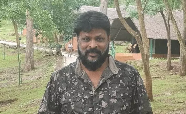 Chikoti Praveen: చికోటి ప్రవీణ్ సంచలన వ్యాఖ్యలు.. బెదిరింపు కాల్స్ వస్తున్నాయంటూ.. Chikoti Praveen: చికోటి ప్రవీణ్ సంచలన వ్యాఖ్యలు.. బెదిరింపు కాల్స్ వస్తున్నాయంటూ..