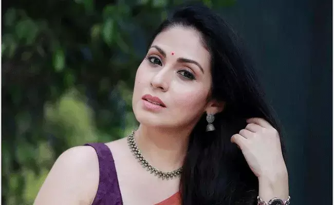 Sadha: పెళ్లి చేసుకోమని సలహా ఇచ్చారు.. కానీ: సదా Sadha: పెళ్లి చేసుకోమని సలహా ఇచ్చారు.. కానీ: సదా