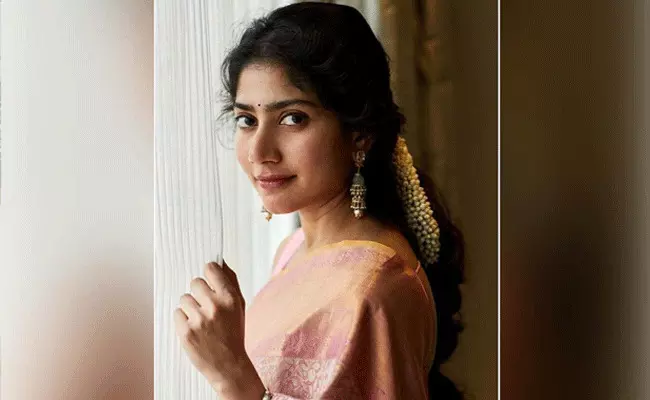 Sai Pallavi: సాయి పల్లవికి పొలిటీషియన్ కుమారుడి పెళ్లి ప్రపోజల్..? Sai Pallavi: సాయి పల్లవికి పొలిటీషియన్ కుమారుడి పెళ్లి ప్రపోజల్..?