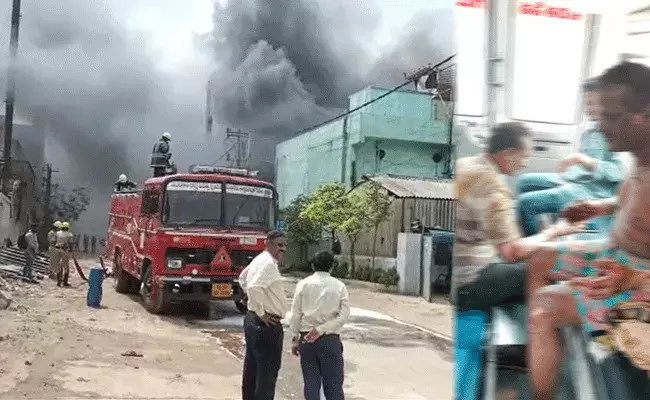 Jeedimetla Fire Accident : జీడిమెట్ల బయోటెక్ కంపెనీలో అగ్నిప్రమాదం.. Jeedimetla Fire Accident : జీడిమెట్ల బయోటెక్ కంపెనీలో అగ్నిప్రమాదం..