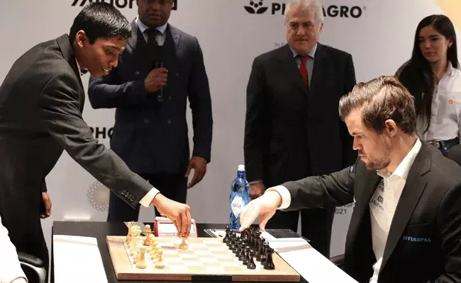 Praggnanandhaa : ప్రపంచ చెస్ ఛాంపియన్ మాగ్నస్ కార్ల్సన్ను మూడవసారి ఓడించిన ప్రజ్ఞానంద.. కానీ.. Praggnanandhaa : ప్రపంచ చెస్ ఛాంపియన్ మాగ్నస్ కార్ల్సన్ను మూడవసారి ఓడించిన ప్రజ్ఞానంద.. కానీ..