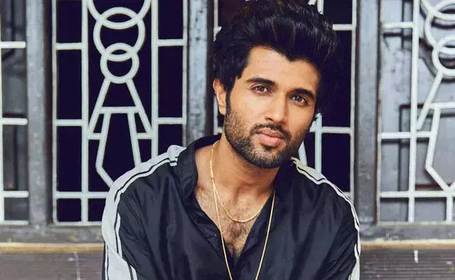 Vijay Devarakonda: అలాంటప్పుడు ఎంత పెద్ద సూపర్ స్టార్ అయినా వేస్ట్