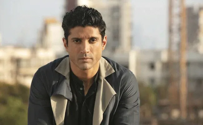 Farhan Akhtar: జీతాలు ఇవ్వడం లేదు.. హీరోపై సినీ కార్మికుల ఆరోపణ.. Farhan Akhtar: జీతాలు ఇవ్వడం లేదు.. హీరోపై సినీ కార్మికుల ఆరోపణ..