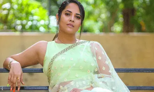 Anasuya Bharadwaj : ఆంటీ ట్రోల్స్ పై అనసూయ తగ్గేదేలే.. Anasuya Bharadwaj : ఆంటీ ట్రోల్స్ పై అనసూయ తగ్గేదేలే..