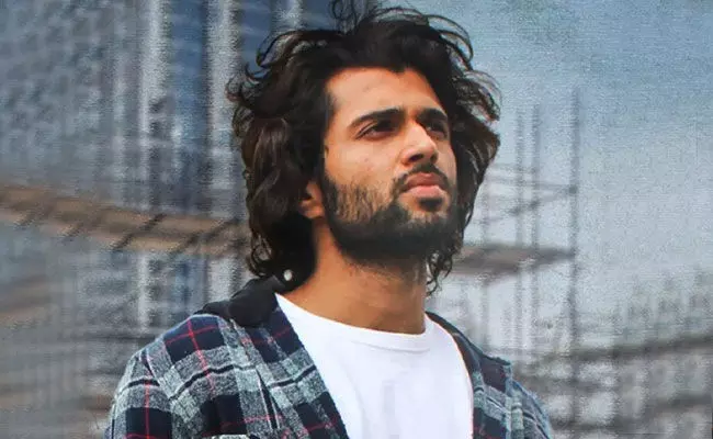Vijay Devarakonda: విజయ్పై థియేటర్ యజమాని ఫైర్.. సినిమా రిలీజ్కి ముందు ఏంటా మాటలు.. Vijay Devarakonda: విజయ్పై థియేటర్ యజమాని ఫైర్.. సినిమా రిలీజ్కి ముందు ఏంటా మాటలు..