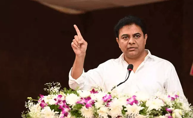 KTR: దాడులు చేసుకోండని ఏ దేవుడు చెప్పాడు: కేటీఆర్ KTR: దాడులు చేసుకోండని ఏ దేవుడు చెప్పాడు: కేటీఆర్