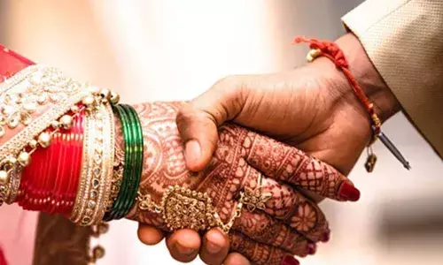 Choutuppal Road Accident: విధికి కన్నుకుట్టింది.. పెళ్లైన తొమ్మిది రోజులకే భర్తను దూరం చేసింది.. Choutuppal Road Accident: విధికి కన్నుకుట్టింది.. పెళ్లైన తొమ్మిది రోజులకే భర్తను దూరం చేసింది..