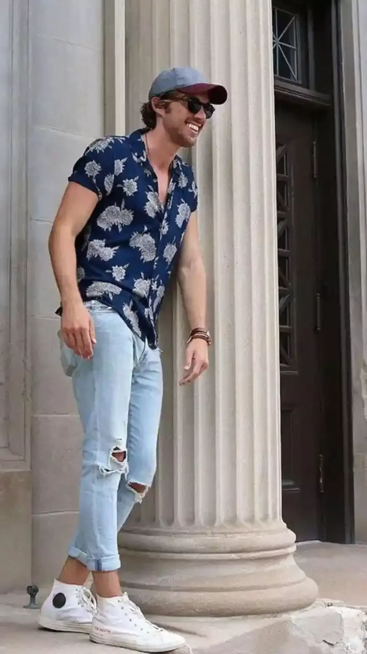 Fashion Tips For Men: పురుషులకు స్టైల్ టిప్స్.. డ్రెస్సులకు తగ్గట్టుగా..