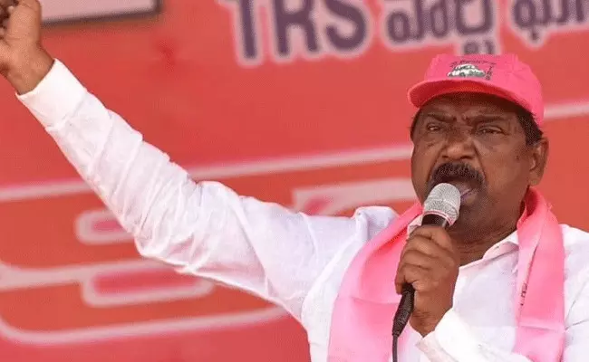Station Ghanpur : స్టేషన్ ఘన్పూర్కు కేసీఆర్ దేవుడైతే నేను పూజారిని : ఎమ్మెల్యే తాటికొండ రాజయ్య Station Ghanpur : స్టేషన్ ఘన్పూర్కు కేసీఆర్ దేవుడైతే నేను పూజారిని : ఎమ్మెల్యే తాటికొండ రాజయ్య