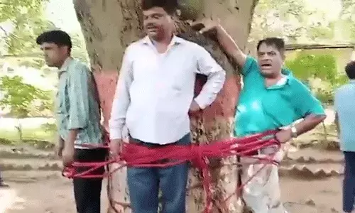 Jharkhand Teachers : తక్కువ మార్కులు వేసినందుకు టీచర్లనే చితకబాదారు..