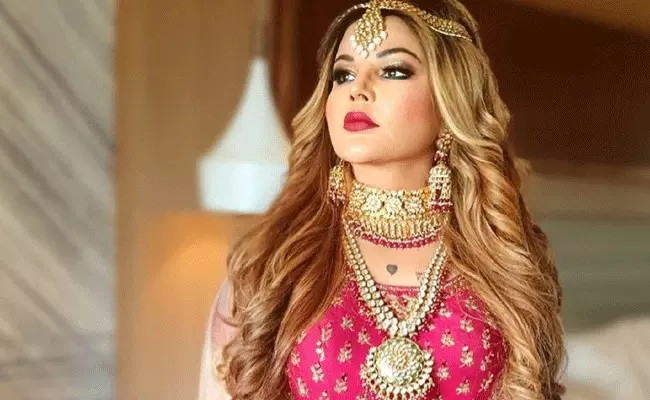 Rakhi Sawant : రాఖీ సావంత్ అభిమానులకు బ్యాడ్ న్యూస్.. Rakhi Sawant : రాఖీ సావంత్ అభిమానులకు బ్యాడ్ న్యూస్..