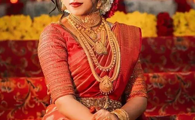 Gold and Silver Rates Today : తగ్గిన బంగారం, పెరిగిన వెండి ధరలు.. ఈ రోజు మార్కెట్లో ఈ విధంగా..