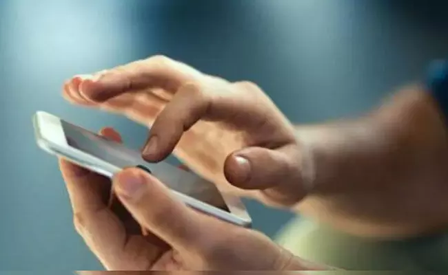 Crime News: దారుణం.. ఫేస్బుక్లో ఫాలోవర్లను పెంచుకోవాలని భార్య న్యూడ్ ఫోటోలు.. Crime News: దారుణం.. ఫేస్బుక్లో ఫాలోవర్లను పెంచుకోవాలని భార్య న్యూడ్ ఫోటోలు..