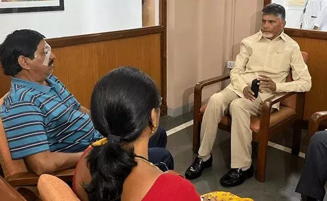 Chandrababu : వైసీపీ వచ్చాక బెజవాడలో రౌడీమూకలు పేట్రేగిపోతున్నాయి : చంద్రబాబు Chandrababu : వైసీపీ వచ్చాక బెజవాడలో రౌడీమూకలు పేట్రేగిపోతున్నాయి : చంద్రబాబు