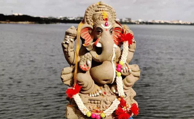 Hyderabad Ganesh Immersion : 3వేల మంది ట్రాఫిక్ పోలీసుల పర్యవేక్షణలో.. Hyderabad Ganesh Immersion : 3వేల మంది ట్రాఫిక్ పోలీసుల పర్యవేక్షణలో..