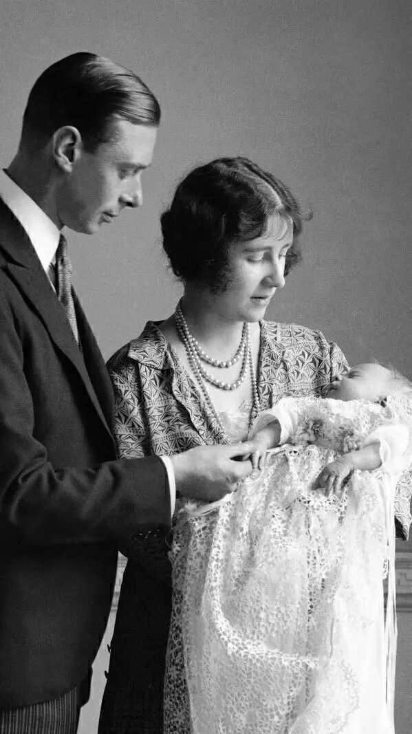 బ్రిటన్ రాణి ఎలిజబెత్ 2 (1926 - 2022)