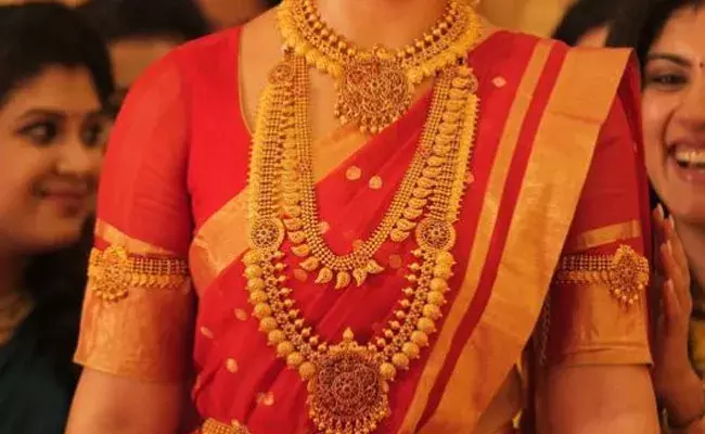 Gold and Silver Rates Today : నిలకడగా బంగారం, పెరిగిన వెండి ధరలు.. ఈ రోజు మార్కెట్లో ఈ విధంగా..