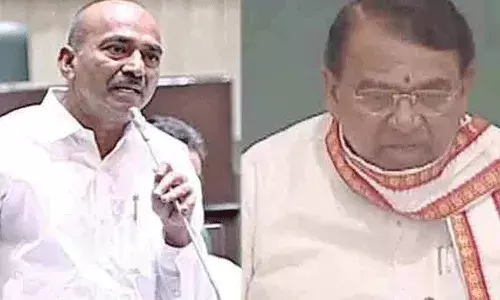 Etela Rajender : అలా అన్నందుకే ఈటలపై అసెంబ్లీ సస్పెన్షన్ వేటు.. Etela Rajender : అలా అన్నందుకే ఈటలపై అసెంబ్లీ సస్పెన్షన్ వేటు..