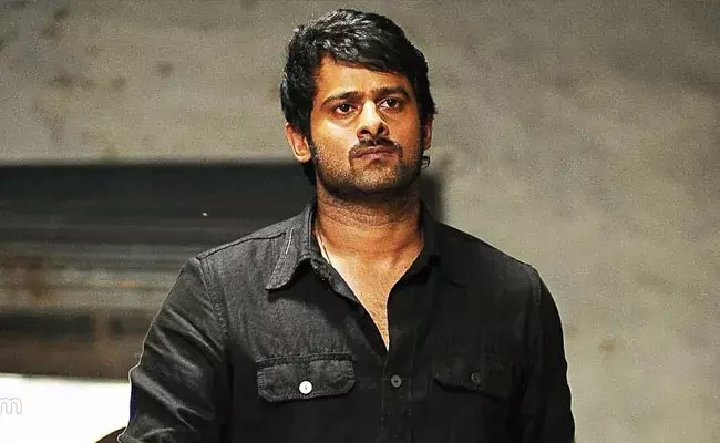 Prabhas: బాధలోనూ అభిమానులను ఆప్యాయంగా..: ప్రభాస్ పెద్ద మనసుకి ఫ్యాన్స్ ఫిదా Prabhas: బాధలోనూ అభిమానులను ఆప్యాయంగా..: ప్రభాస్ పెద్ద మనసుకి ఫ్యాన్స్ ఫిదా