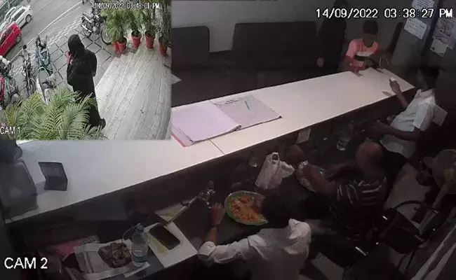 Hyderabad Gangrape : హైదరాబాద్లో మరో మైనర్ బాలిక గ్యాంగ్ రేప్.. Hyderabad Gangrape : హైదరాబాద్లో మరో మైనర్ బాలిక గ్యాంగ్ రేప్..