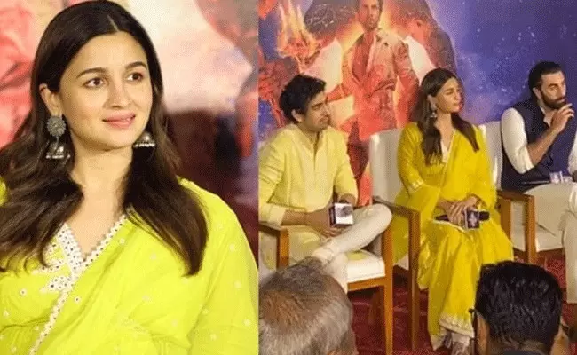 Brahmastra : వాటి పైనే దృష్టిపెట్టండి : అలియా భట్ Brahmastra : వాటి పైనే దృష్టిపెట్టండి : అలియా భట్