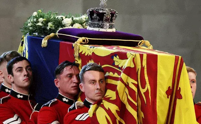 Queen Elizabeth 2 : బ్రిటన్ రాణి అంత్యక్రియల ఖర్చు తెలిస్తే షాక్ అవ్వాల్సిందే.. Queen Elizabeth 2 : బ్రిటన్ రాణి అంత్యక్రియల ఖర్చు తెలిస్తే షాక్ అవ్వాల్సిందే..