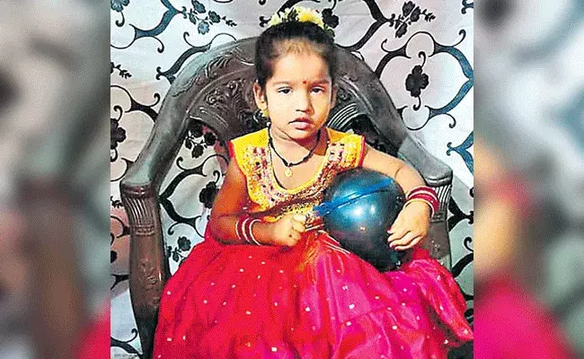 Asifabad : పెద్దల నిర్లక్ష్యం.. చిన్నారికి శాపం.. Asifabad : పెద్దల నిర్లక్ష్యం.. చిన్నారికి శాపం..