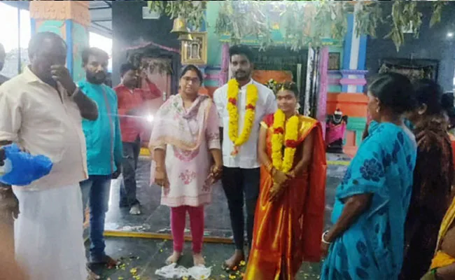 Tirupati: భార్య విశాల హృదయం.. భర్తకు ప్రియురాలితో పెళ్లి Tirupati: భార్య విశాల హృదయం.. భర్తకు ప్రియురాలితో పెళ్లి