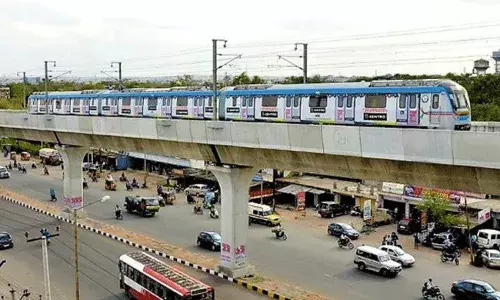 Hyderabad Metro : హైదరాబాద్ మెట్రో ఎండీ సీరియస్ వార్నింగ్..
